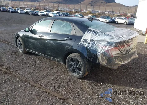 2023 Hyundai Elantra Sel z USA, uszkodzony, nr VIN 5NPLM4AG0PH119085